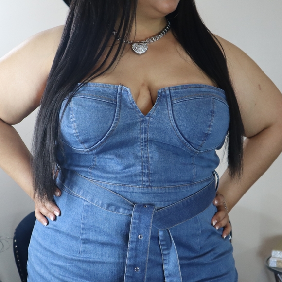 The "ALL Eyes On Me" Denim Midi Dress - Picture 3 of 13